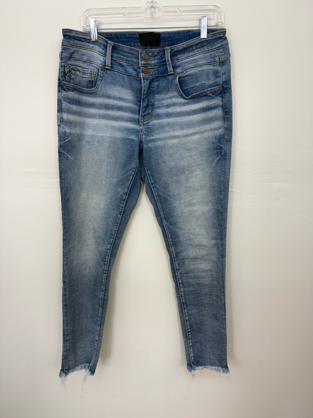 Buckle Black Light Blue Washed Cropped Skinny Jeans K2